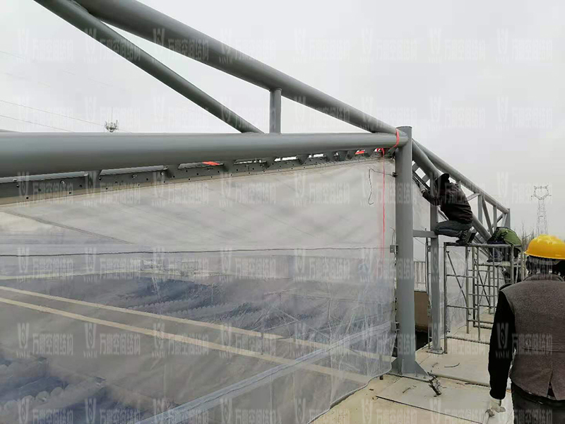 格爾木工業園昆侖工業區工業污水廠污水池保溫膜結構工程膜結構安裝中