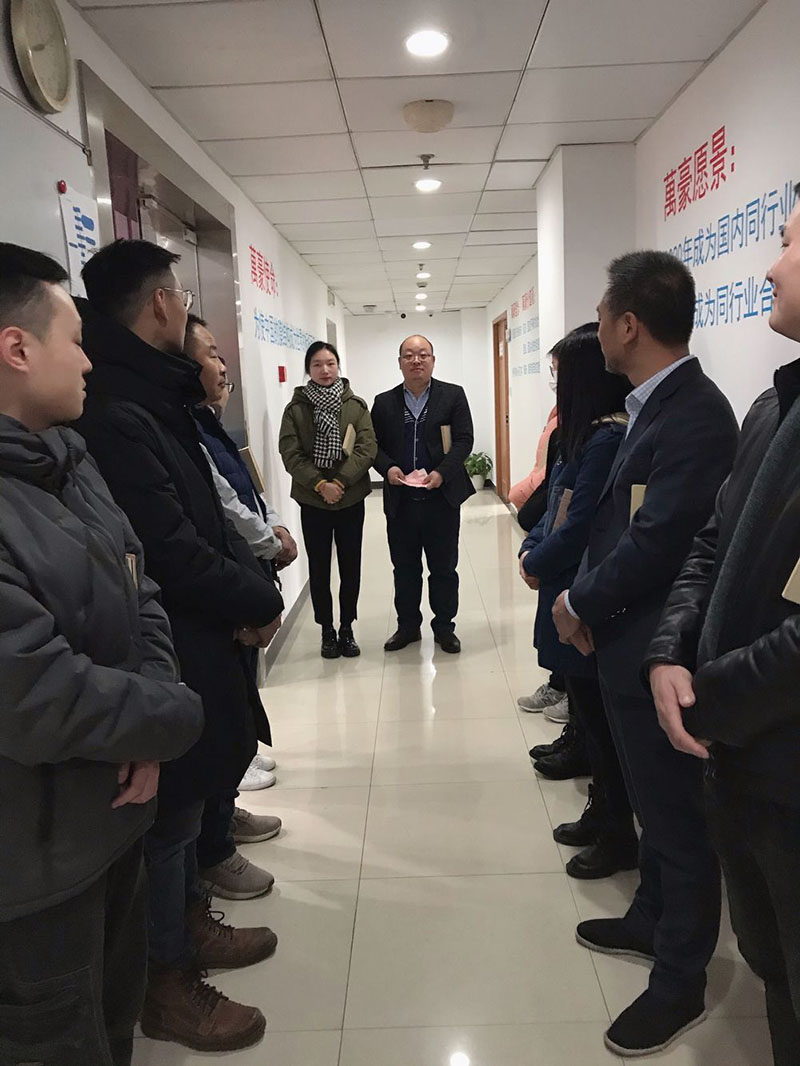 萬豪空間結構福利：給威海經貿交流中心項目施工部經理現金獎勵