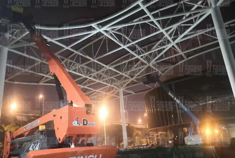 長沙圭塘海綿示范公園建設(shè)項目ETFE膜結(jié)構(gòu)工程進入二次鋼構(gòu)施工階段