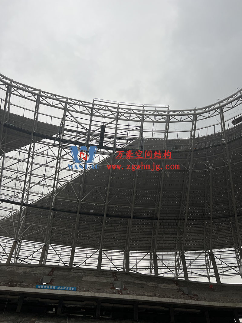重慶龍興足球場ETFE屋面膜結構工程內環鋼結構全部完成