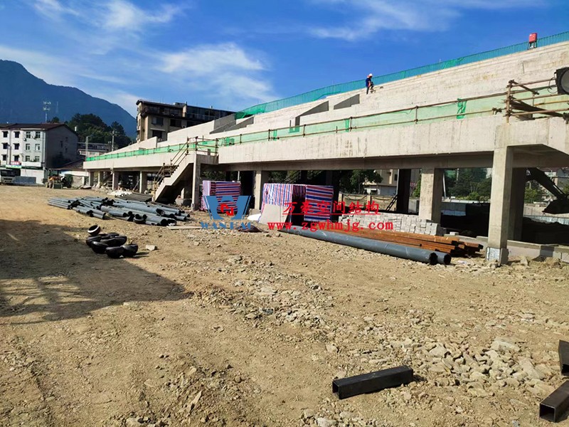 龍泉市體育場鋼膜結構工程開始施工