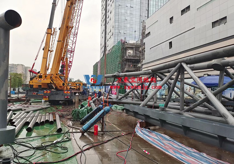 明宇廣場6號地塊商業（萬達廣場）改造項目鋼膜結構ETFE蓋頂天幕工程開始施工