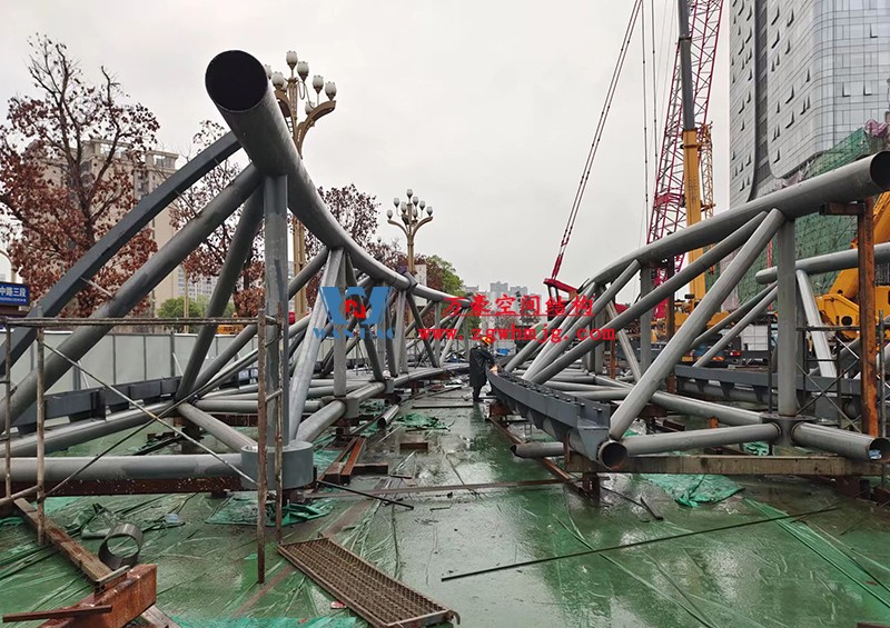 明宇廣場6號地塊商業（萬達廣場）改造項目鋼膜結構ETFE蓋頂天幕工程開始施工